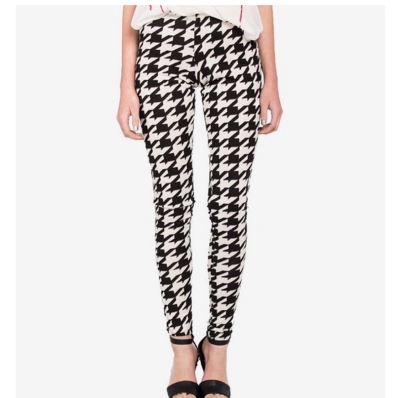 Restocked Houndstooth Buttery Soft Leggings - Picture 2 of 3